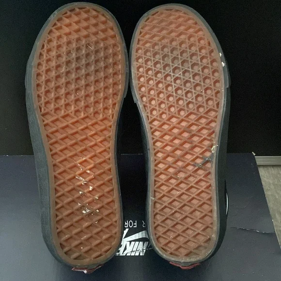 Black - Pig Suede Sk8 -Hi Vans - Picture 5 of 5